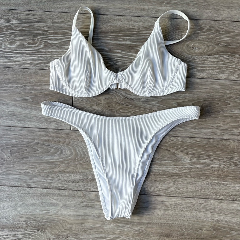 Hollister White Ribbed Underwire Bikini Set